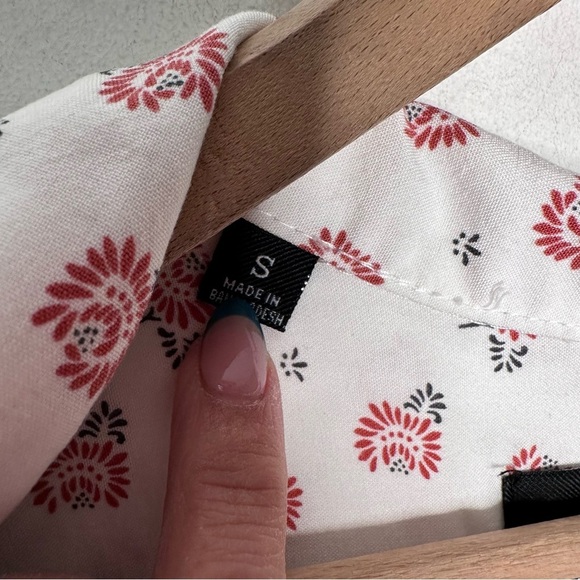 Jachs Girlfriend | Cap Sleeve Button Down Shirt Printed Blouse Size Small - Picture 7 of 8